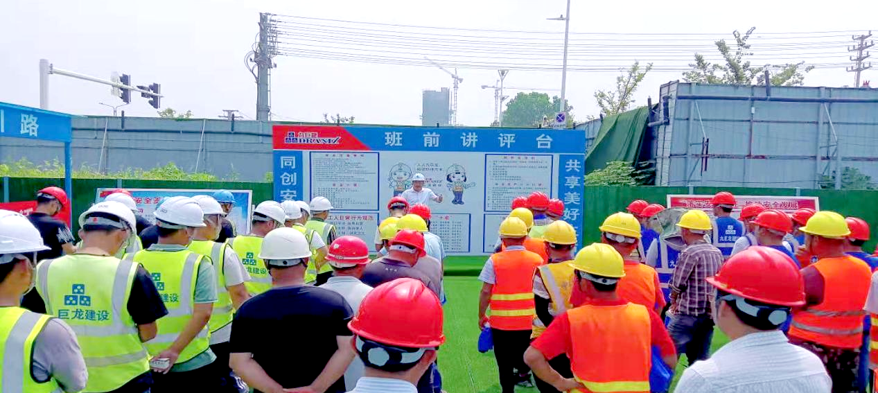 无悔这滚烫人生!致敬一飞冲天300倍游戏一线建筑人！